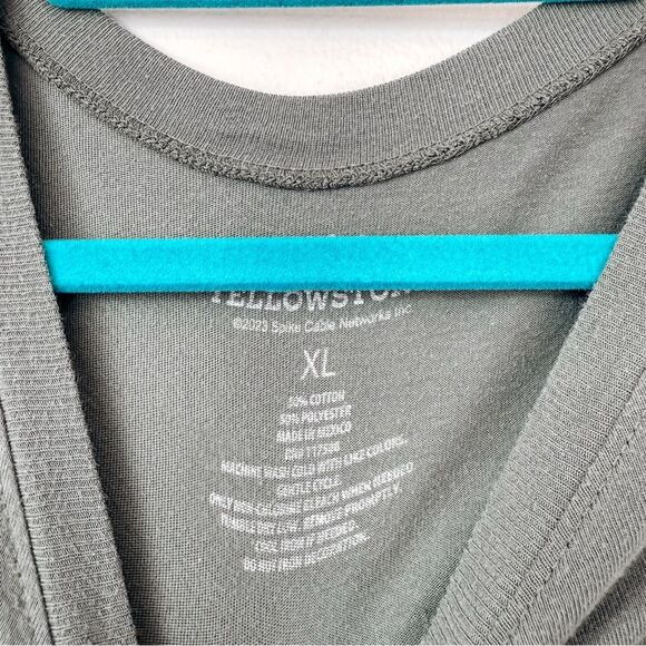 Yellowstone Green Short Sleeve Graphic Tee Size XL - Picture 3 of 4